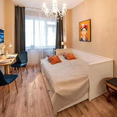 - Tower Petrin アパート *