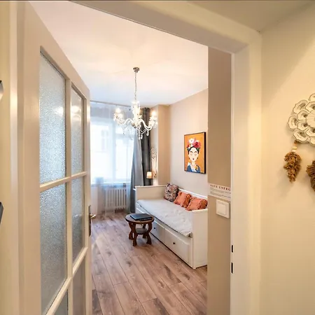 - Tower Petrin アパート *