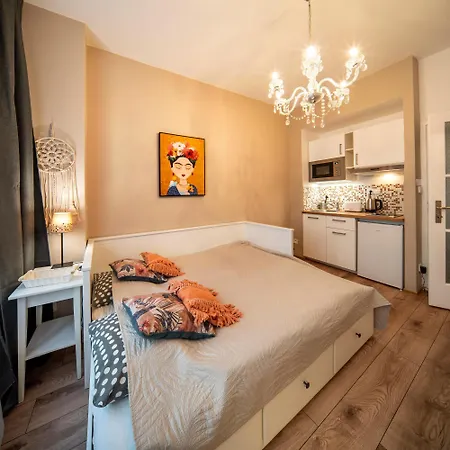 - Tower Petrin アパート *